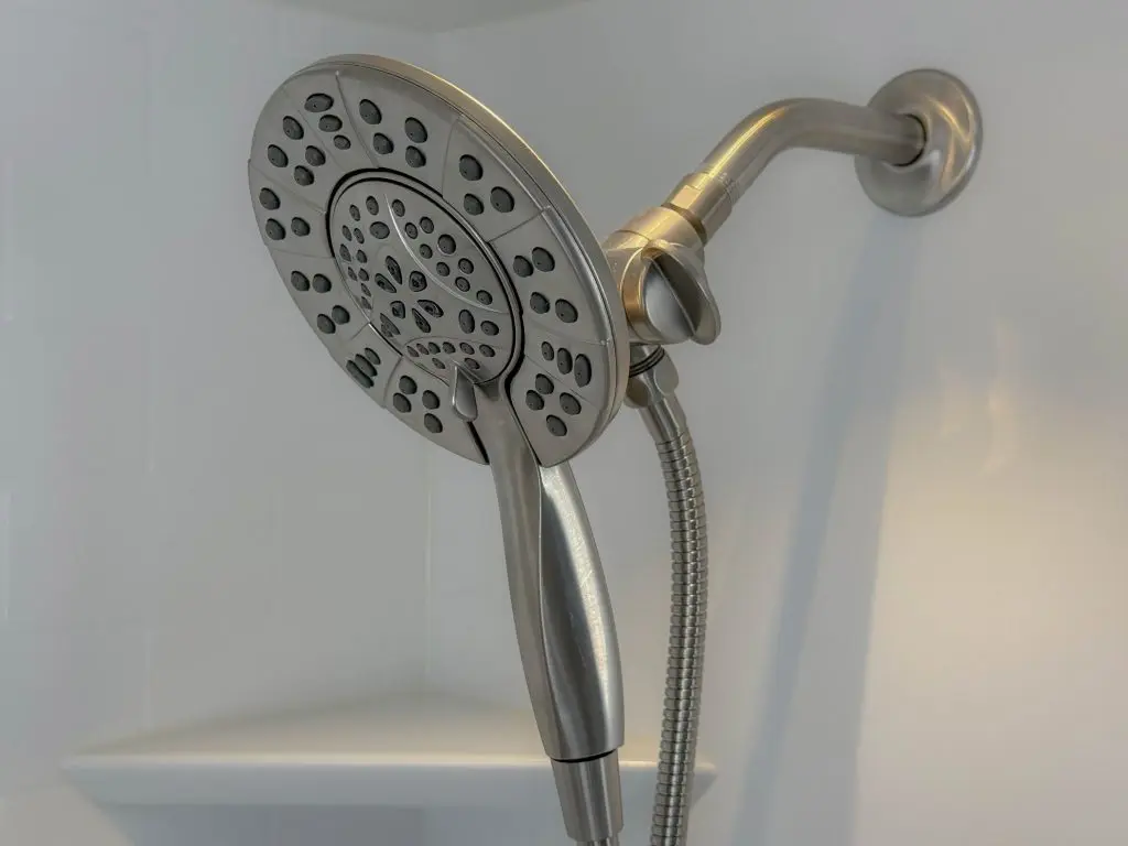 subway tile w taffeta - shower head wand